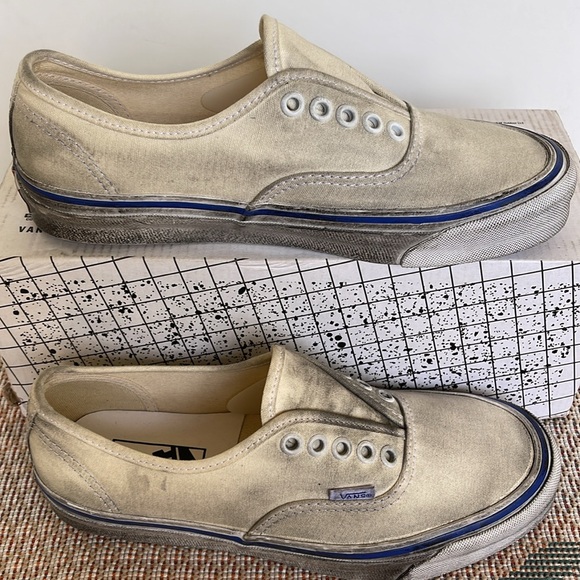 Vans WMNS 0g Authentic L
Stressed Classic White
VN0A5FBD2VZ
Sneakers - Picture 2 of 16